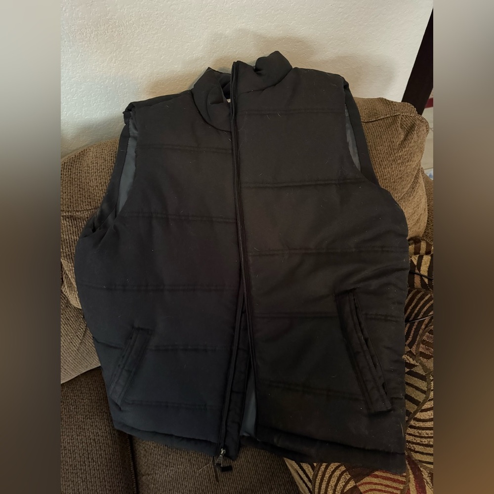 Men's Black Puffer Vest